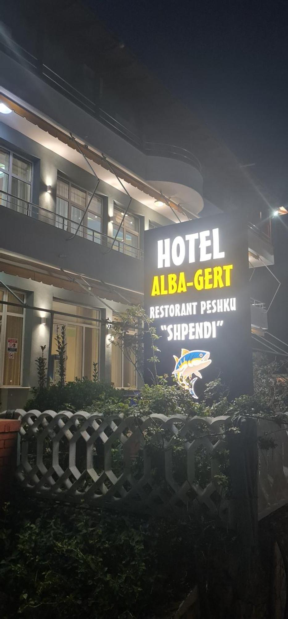 Hotel Alba-Gert Orikum Buitenkant foto