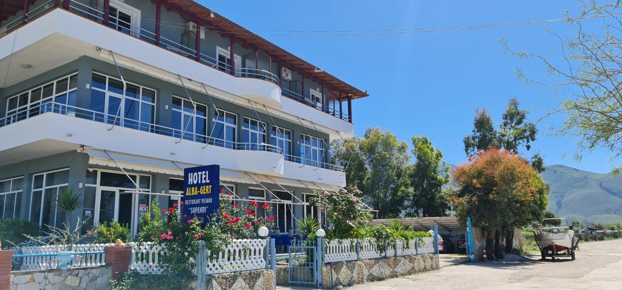 Hotel Alba-Gert Orikum Buitenkant foto